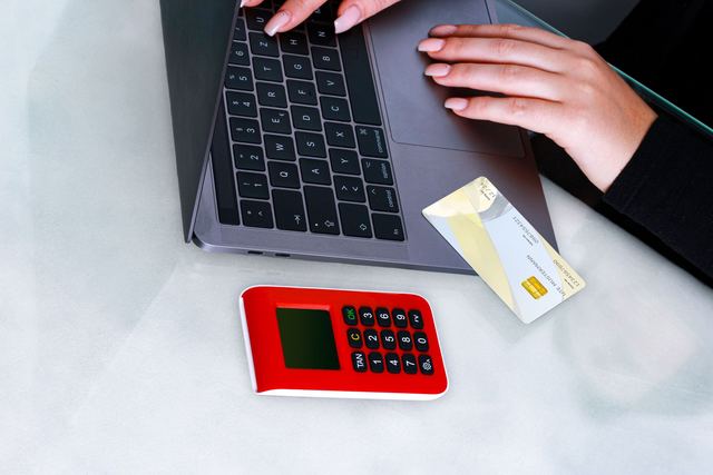 Faut-il prendre l'assurance du loueur quand sa carte bancaire couvre déjà la location ? Faut-il prendre l'assurance du loueur quand sa carte bancaire couvre déjà la location ?